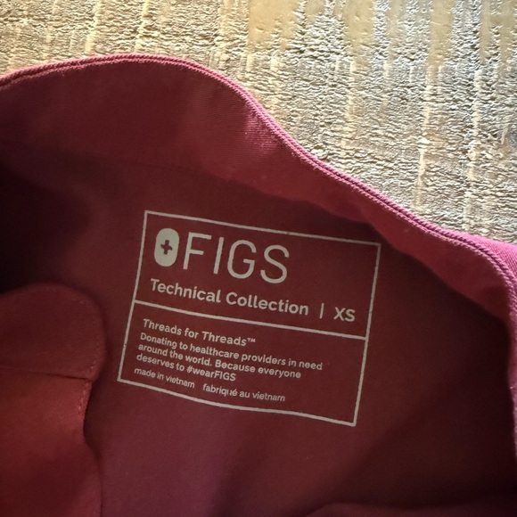 Figs Rafaela Top - Picture 2 of 2